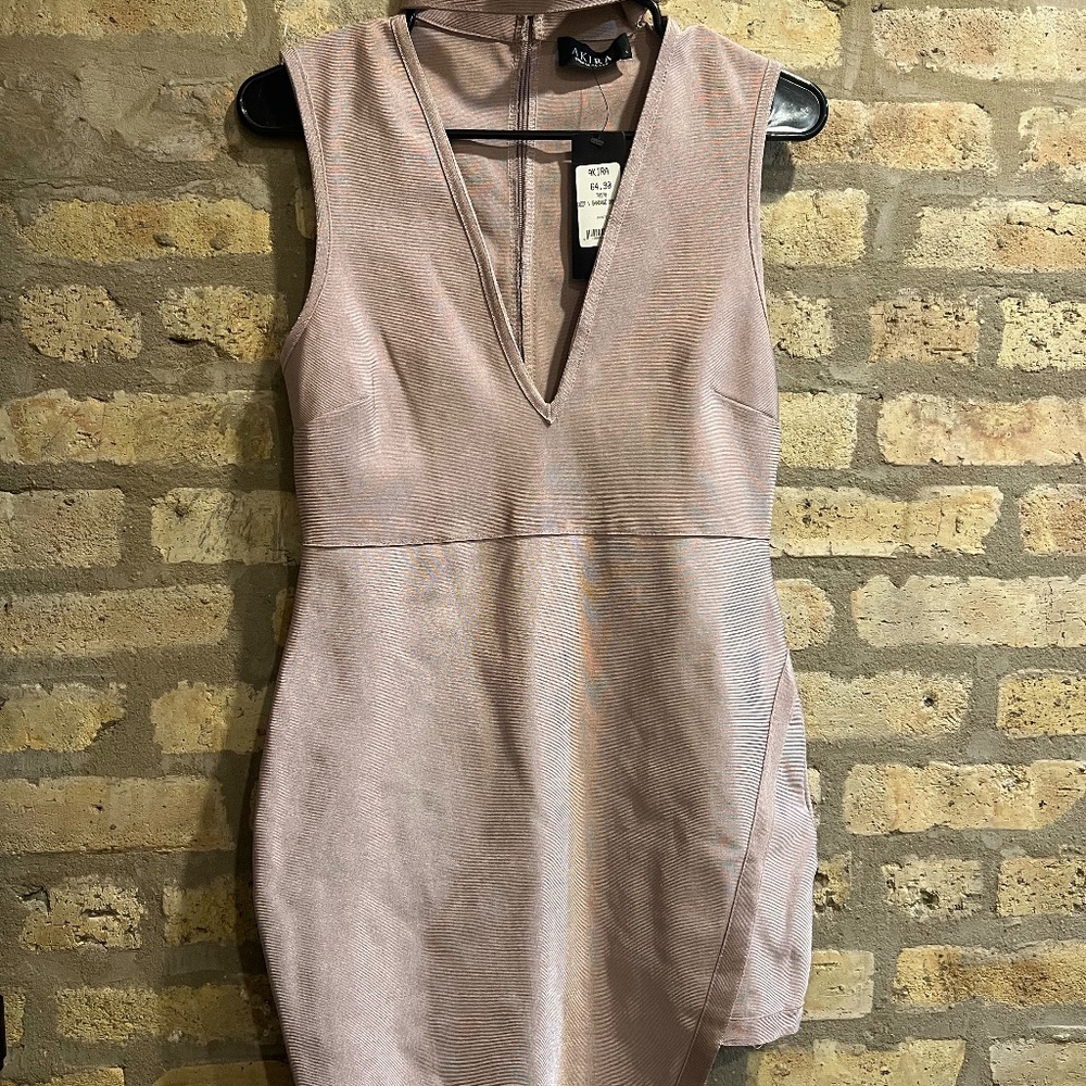 Stunning Dusty Mauve Deep V Bandage Dress - Akira (Size Large) - NWT, Minor Flaw